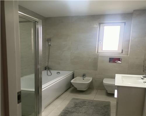 Casa moderna 3 camere 2 bai si curte in zona Lidl