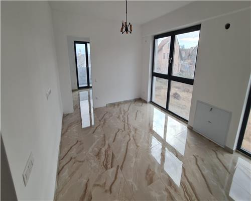 Spatiu de birouri cu 3 camere balcon si 2 parcari