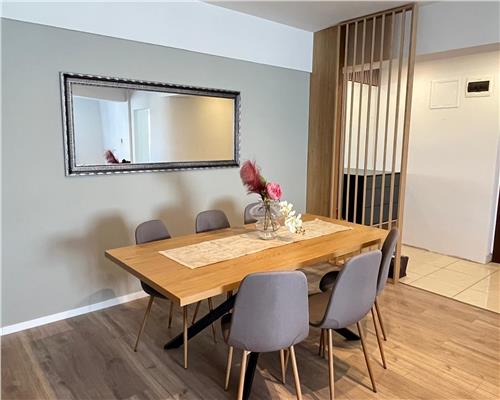 Apartament de lux 3 camere 2 bai si parcare in zona Centrala