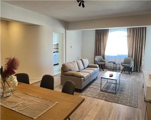 Apartament de lux 3 camere 2 bai si parcare in zona Centrala