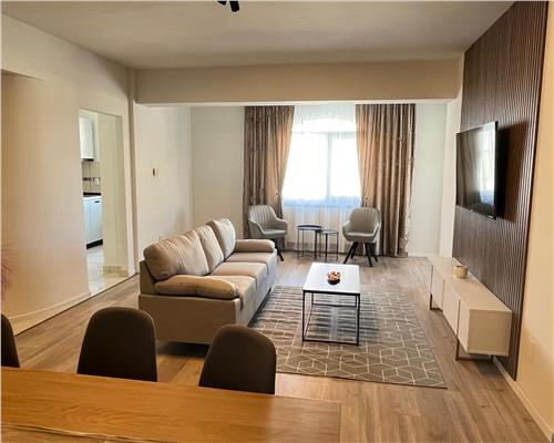 Apartament de lux 3 camere 2 bai si parcare in zona Centrala