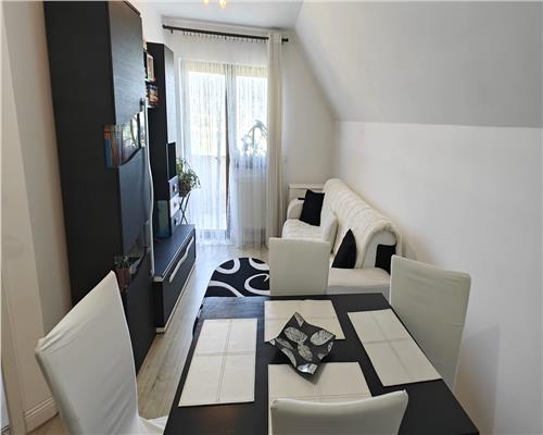 Apartament  4 camere 2 bai si loc parcare zona Valea Aurie