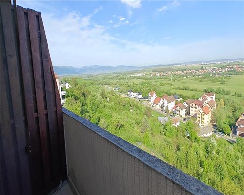 Apartament  4 camere 2 bai si loc parcare zona Valea Aurie