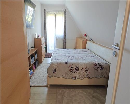 Apartament  4 camere 2 bai si loc parcare zona Valea Aurie