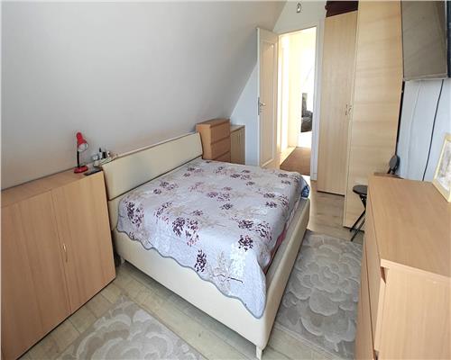 Apartament  4 camere 2 bai si loc parcare zona Valea Aurie