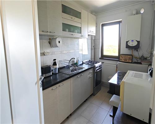 Apartament  4 camere 2 bai si loc parcare zona Valea Aurie