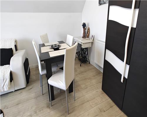 Apartament  4 camere 2 bai si loc parcare zona Valea Aurie