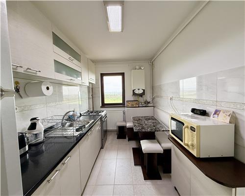 Apartament  4 camere 2 bai si loc parcare zona Valea Aurie