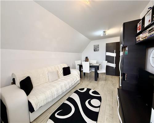 Apartament  4 camere 2 bai si loc parcare zona Valea Aurie