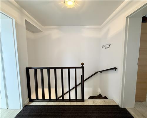 Apartament  4 camere 2 bai si loc parcare zona Valea Aurie