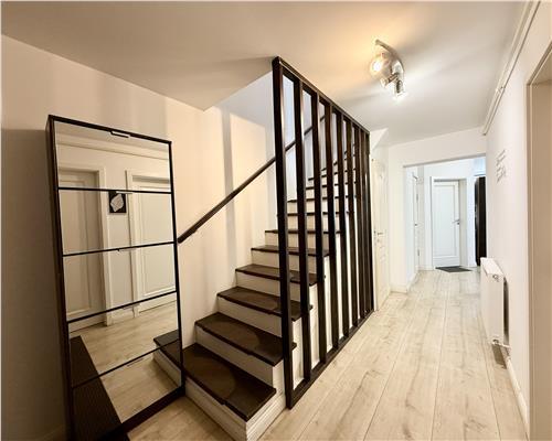 Apartament  4 camere 2 bai si loc parcare zona Valea Aurie