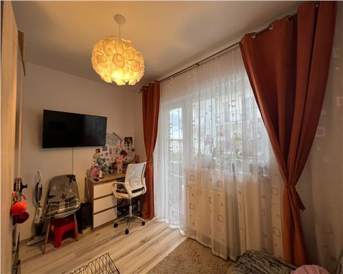 Apartament Modern 2 camere balcon si parcare in Turnisor