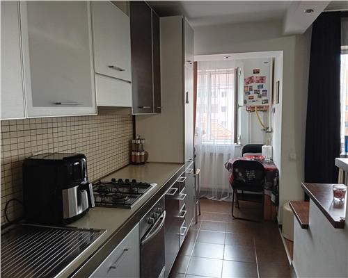 Apartament 2 camere cu balcon in zona Turnisor