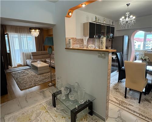 Apartament 4 camere cu 4 balcoane in zona Turnisor