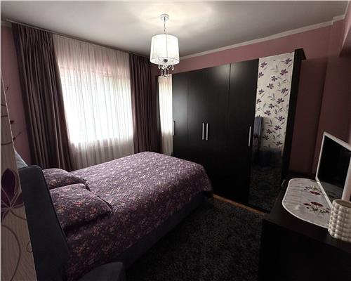 Apartament 4 camere cu 4 balcoane in zona Turnisor