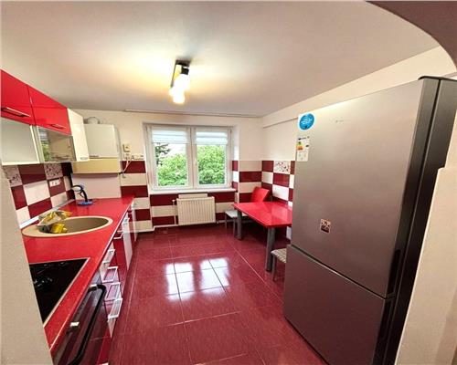 Apartament cu 2 camere si balcon in zona Cedonia