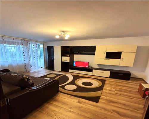 Apartament cu 2 camere si balcon in zona Cedonia
