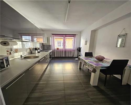 Apartament  3 camere 2 balcoane si 2 loc parcare zona Pictor Brana