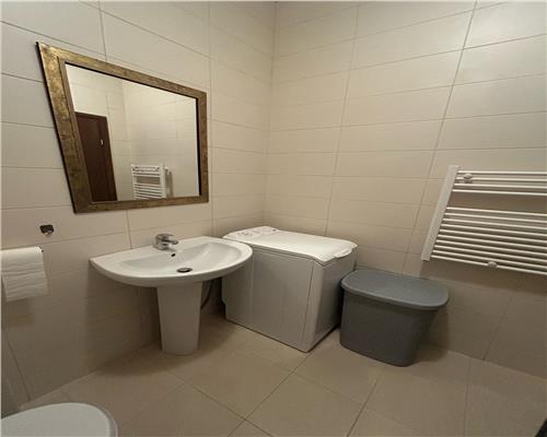 Apartament cu 4 camere 2 bai zona Bd Milea
