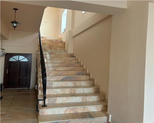 Apartament cu 4 camere 2 bai zona Bd Milea