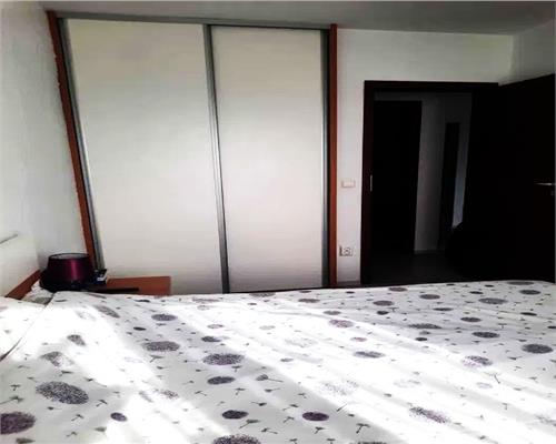 Apartament cu 2 camere balcon si parcare pe Calea Surii Mici