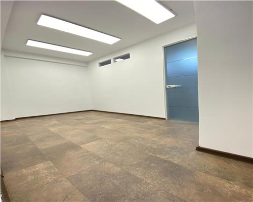 Spatiu comercial 3 camere 70 mpu in zona Centru