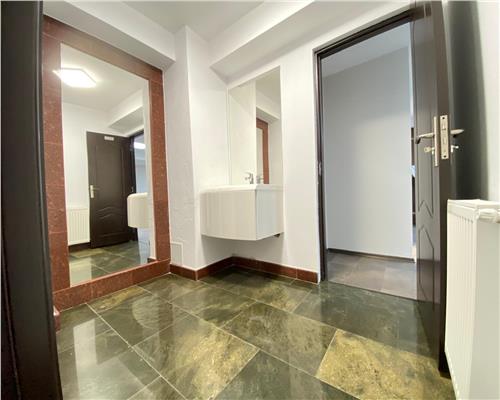 Spatiu comercial 3 camere 70 mpu in zona Centru