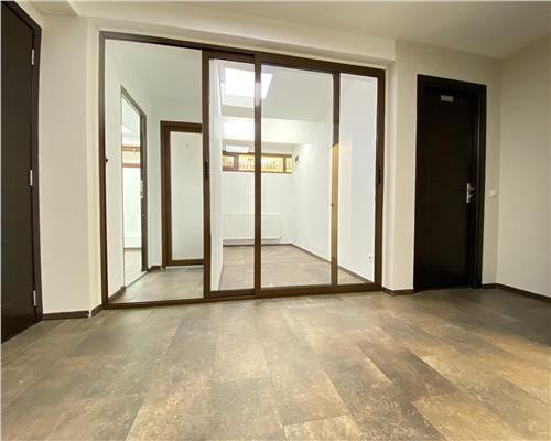 Spatiu comercial 3 camere 70 mpu in zona Centru