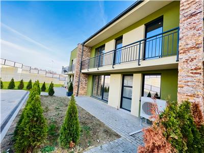 Casa noua 4 camere 3 bai 2 terase 2 parcari si curte in zona industriala