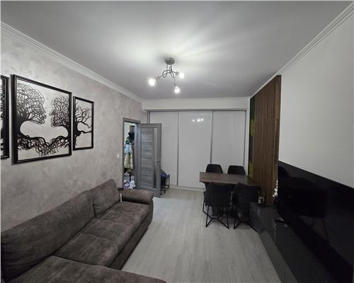 Apartament cu 3 camere 2 bai 2 balcoane si parcare privata in Turnisor
