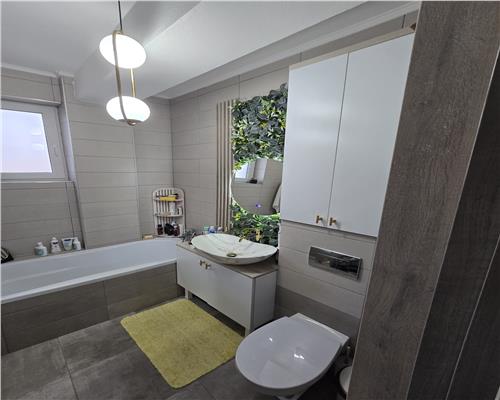 Apartament cu 3 camere 2 bai 2 balcoane si parcare privata in Turnisor