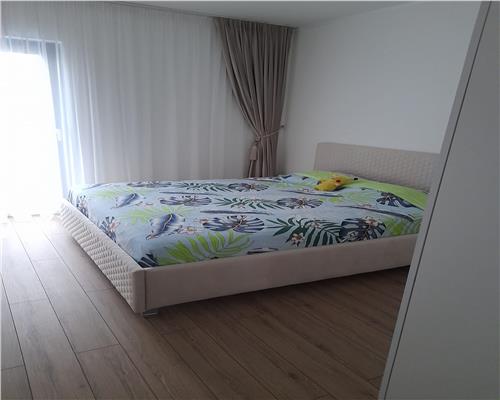 Casa mobilata cu 4 camere 2  bai si gradina in Cristian
