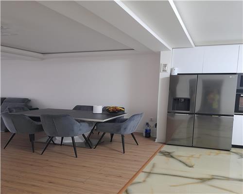 Casa mobilata cu 4 camere 2  bai si gradina in Cristian