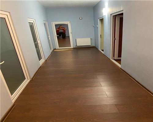 Casa cu 4 camere 2 bai teren 823 mp si foisor in zona Tuzla
