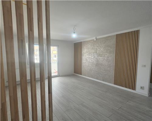 Apartament renovat 3 camere balcon si pivnita in Vasile Aaron