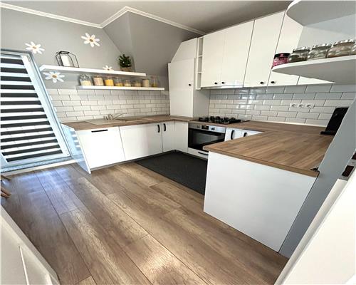 Apartament 3 camere loc parcare zona Selimbar