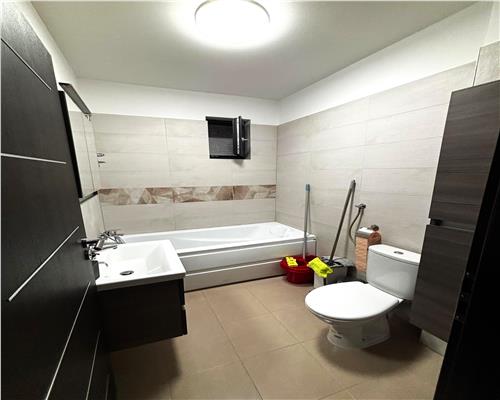 Apartament cu 3 camere balcon pe Calea Dumbravii