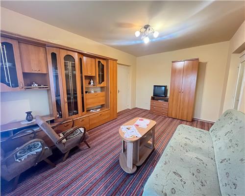 Apartament 4 camere 2 bai 3 balcoane pivnita zona Centrala