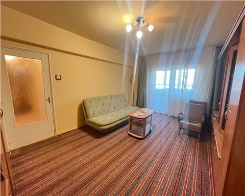 Apartament 4 camere 2 bai 3 balcoane pivnita zona Centrala
