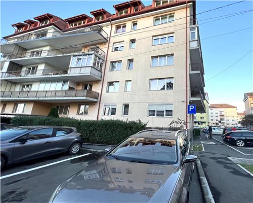 Apartament 2 camere decomandat cu terasa 16 mp in Strand