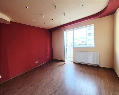 Apartament cu 3 camere 2 balcoane si parcare in Turnisor