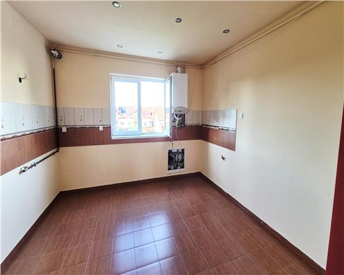 Apartament cu 3 camere 2 balcoane si parcare in Turnisor