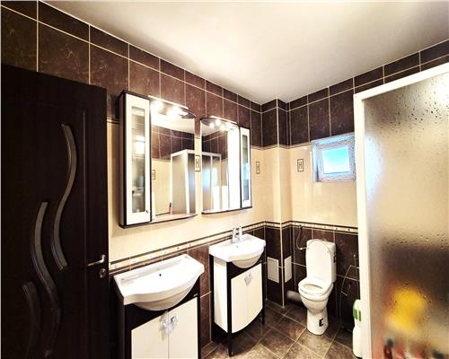 Apartament cu 3 camere 2 balcoane si parcare in Turnisor