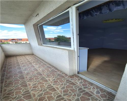 Apartament cu 3 camere 2 balcoane si parcare in Turnisor