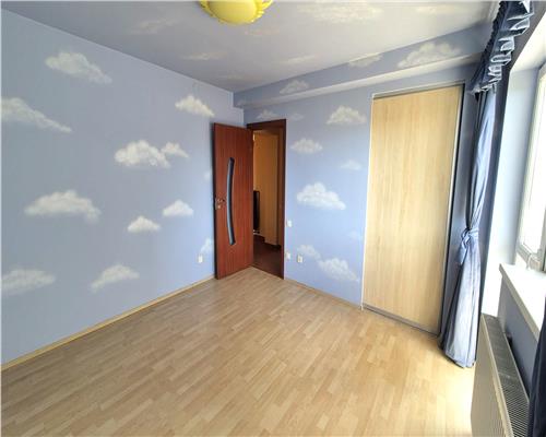Apartament cu 3 camere 2 balcoane si parcare in Turnisor