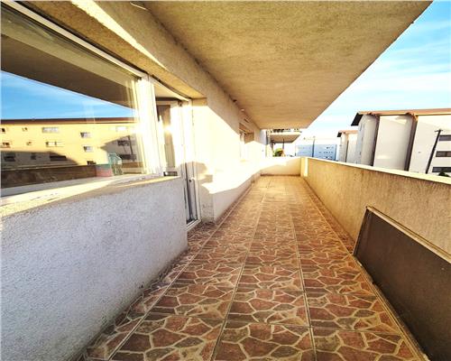 Apartament cu 3 camere 2 balcoane si parcare in Turnisor
