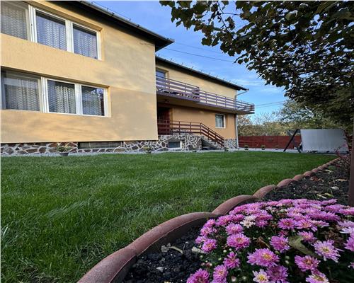 Vila pretabil investite cu suprafata utila 322 mp in zona Sub Arini