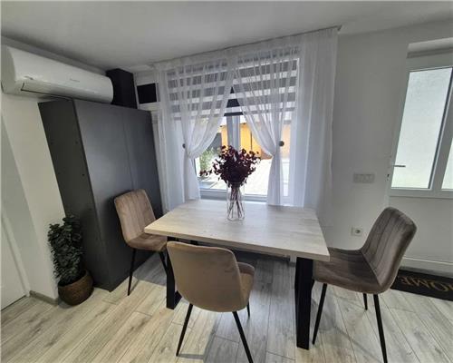 Apartament la casa 2 camere cu filigorie si terasa zona Piata Cluj