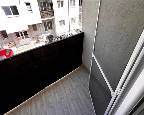 Apartament lux 3 camere 2 bai parcare si 2 balcoane in Selimbar