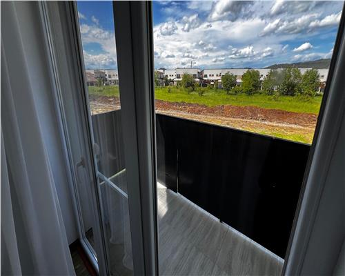 Apartament lux 3 camere 2 bai parcare si 2 balcoane in Selimbar